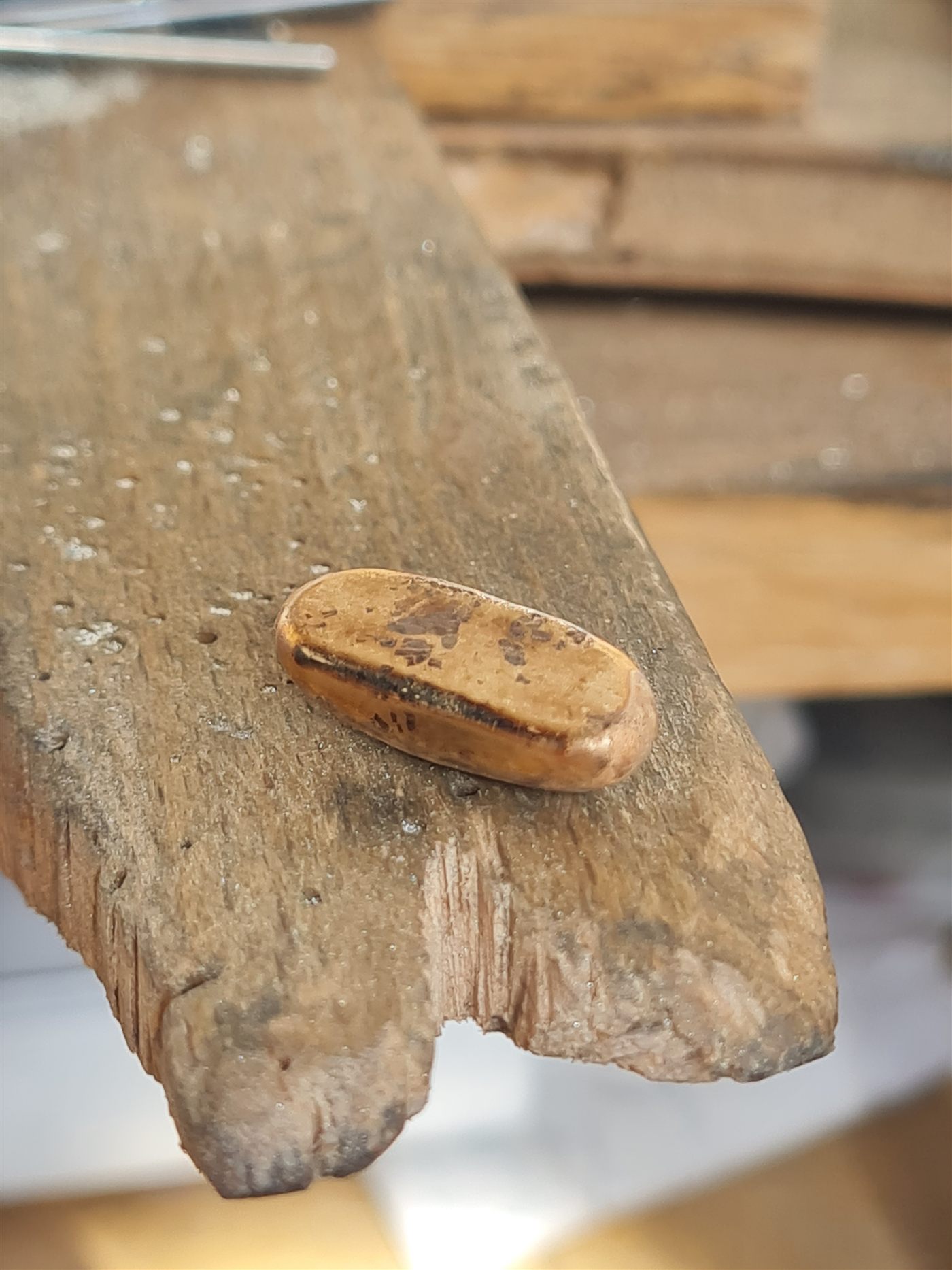Lingot d'or obtenu après fonte des bijoux de famille du client — fabrication artisanale Pascal Vennin bijoutier Hauts-de-France
